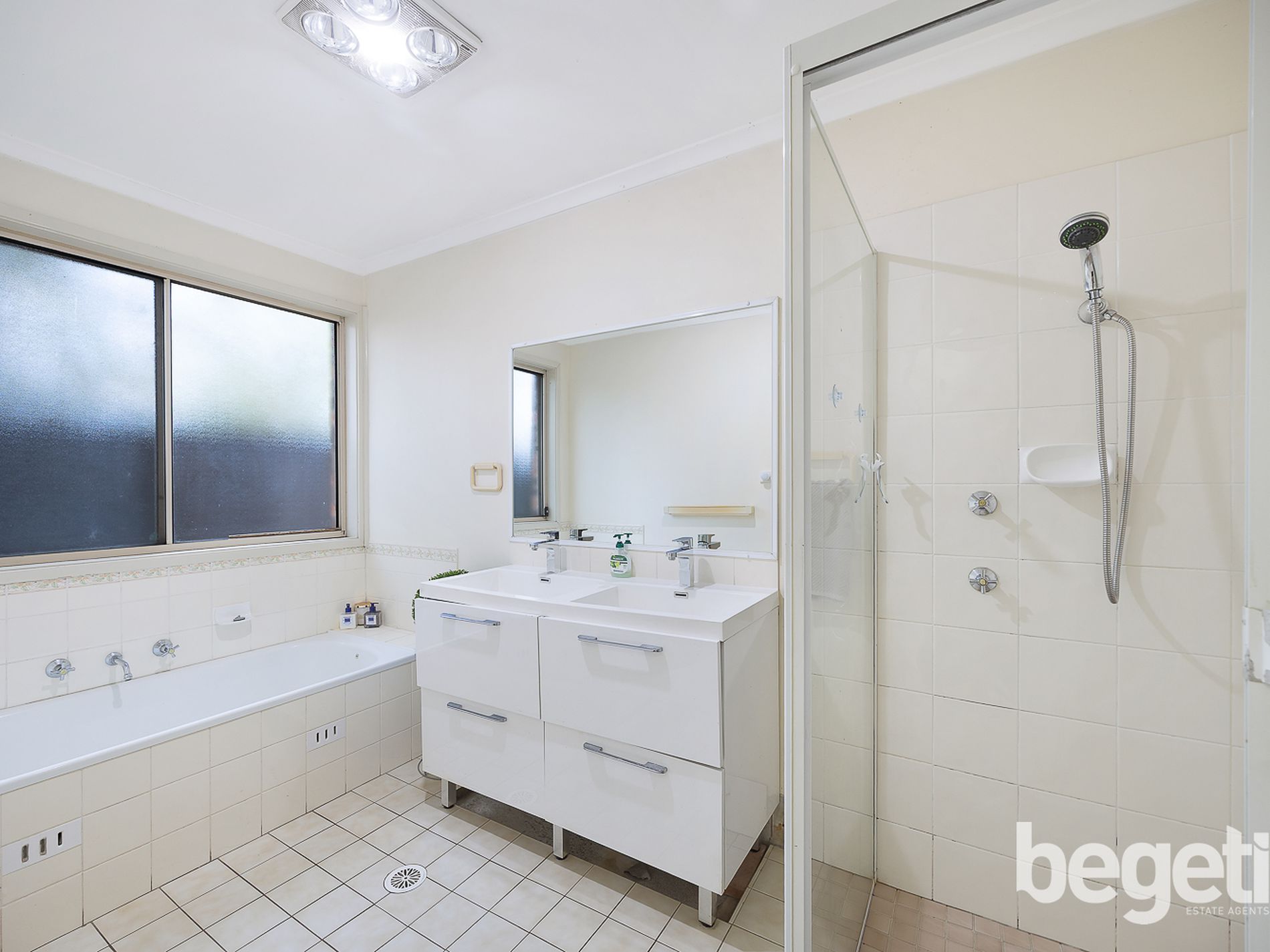 8 Tristania Grove, Greenacre