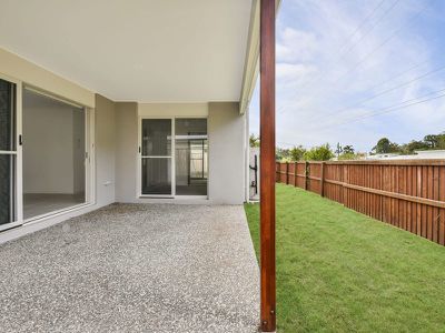 1 / 57 Haslewood Crescent, Meridan Plains