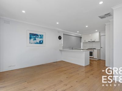 1 / 5 Broadwalk Grove, Endeavour Hills