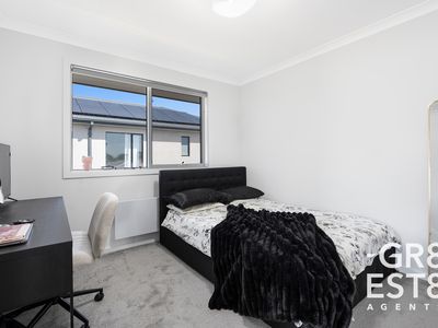 14 Aurora Drive, Cranbourne West