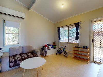 27 Salter Drive, Dubbo
