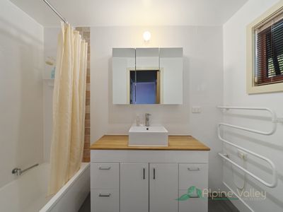 4 Reid Court, Tawonga South