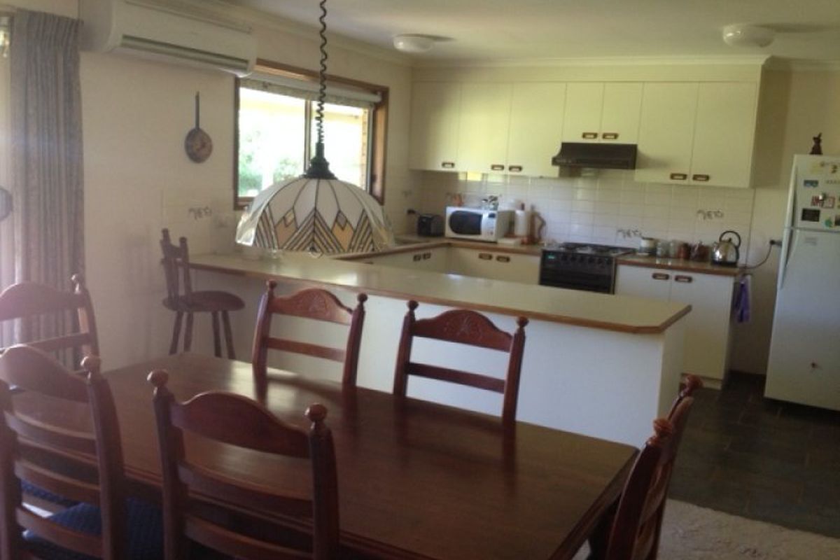 11 Smythe Street, Avenel