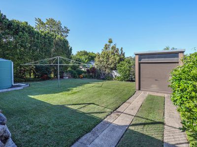 24 Yanderra Avenue, Arana Hills