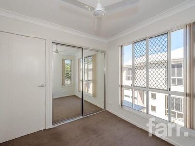 10 / 1 French Street, South Gladstone
