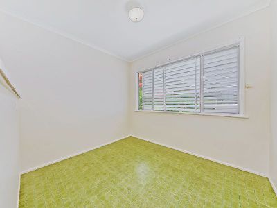 55 Roseberry Pde, Wynnum West