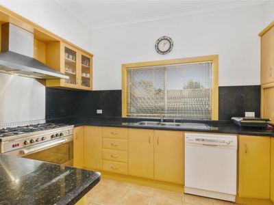 112 The Avenue, Mount Saint Thomas