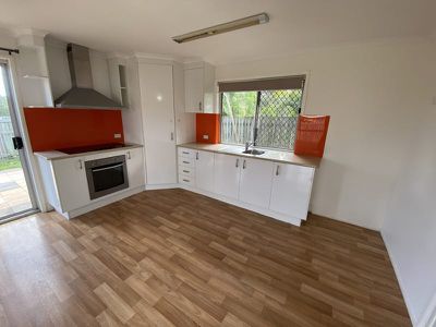 1 / 12 Bayrise Drive, Urangan