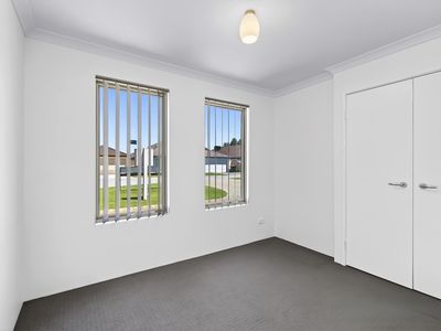 6 / 14 Godwit Street, Queens Park