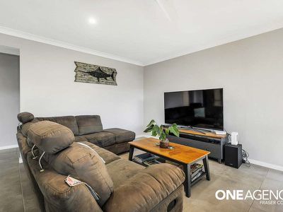 27 Senorita Parade, Urangan