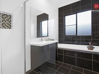 83 Fifteenth Avenue, Middleton Grange