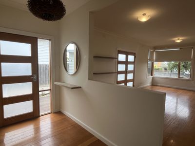 18 Autumn Street, Belmont