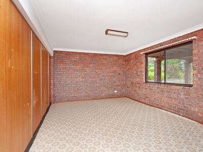 11 Kings Point Drive, Kings Point