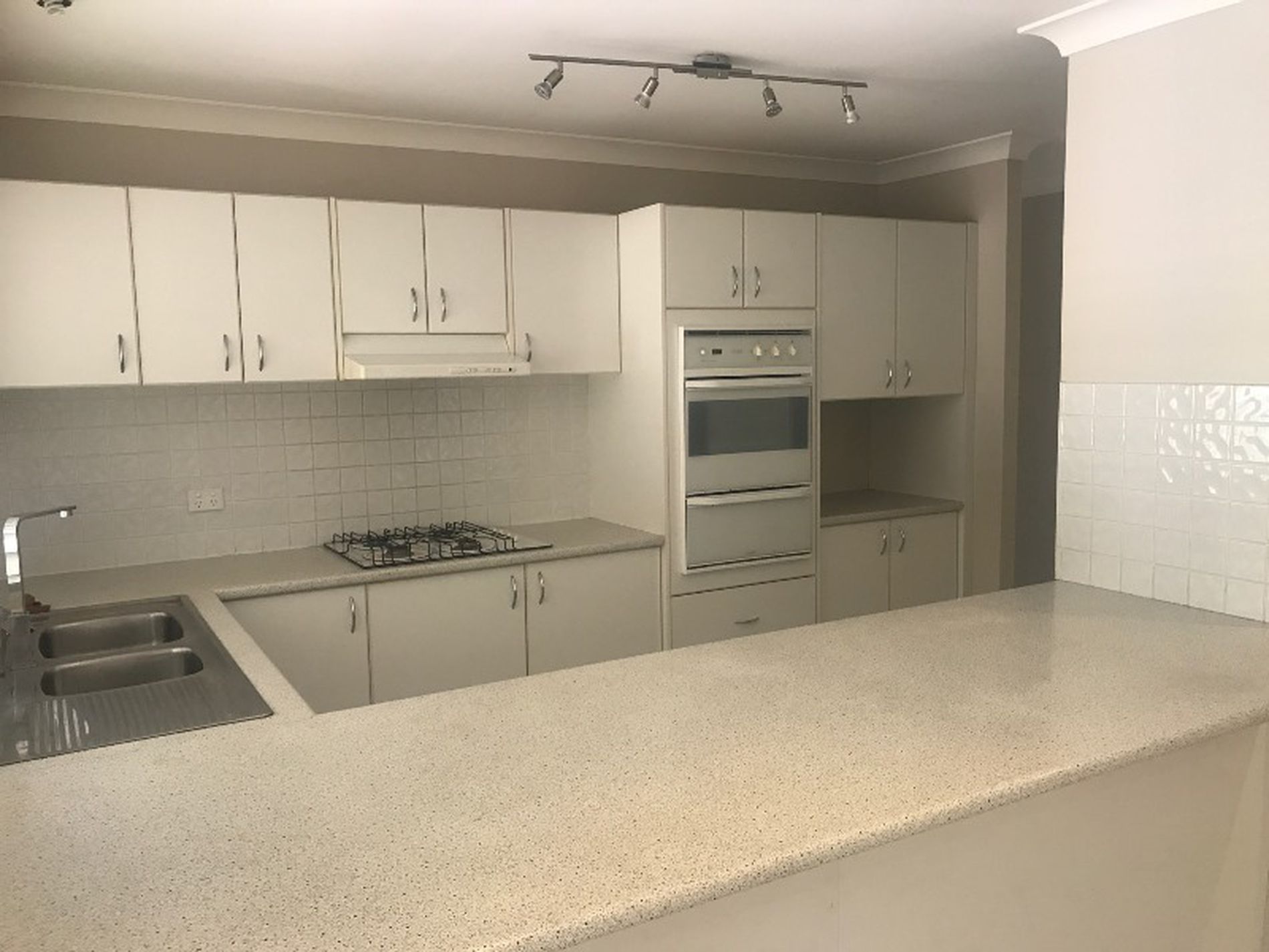 12 Wyattville Drive, West Hoxton