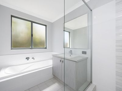 180 Lagoon Drive, Yanchep