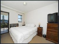 44 / 10 Grand Pde , Kawana Island