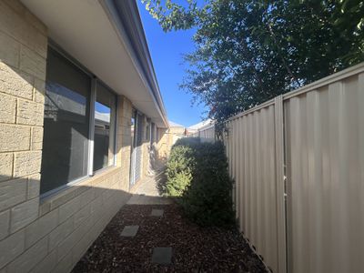 17 Pinot Loop, Pearsall