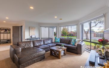 7 Castle Court, Beaconsfield