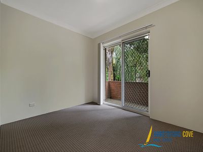 1 / 16 Henry Street, Parramatta