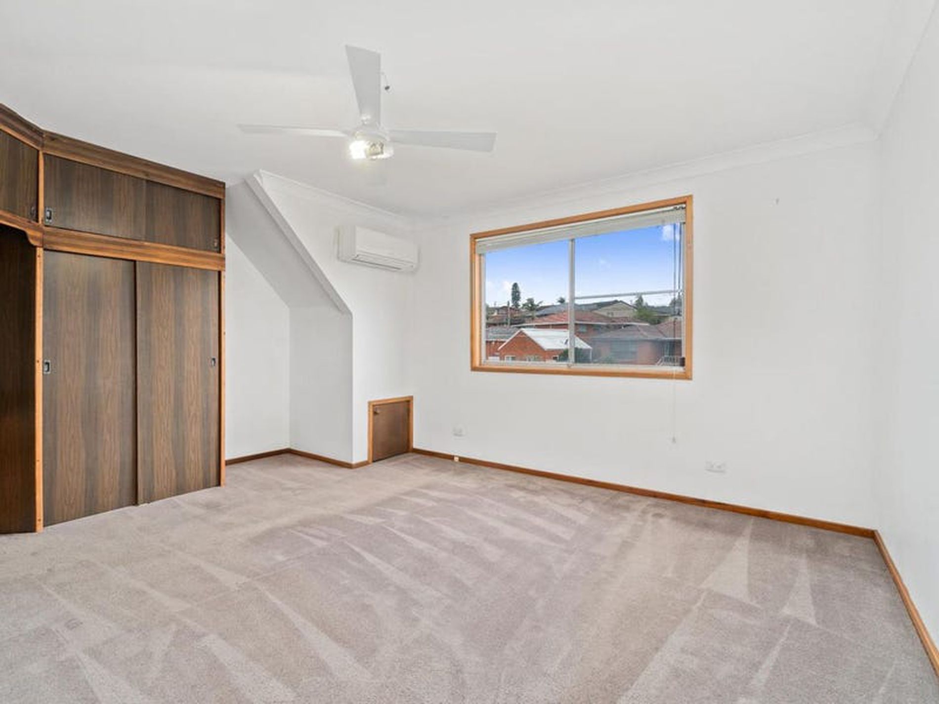 20 Caroline Crescent, Georges Hall