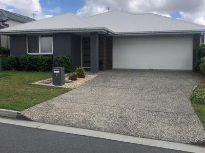 9 Samford Rd, Holmview