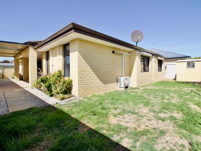 24 Almond Avenue , Shoalwater