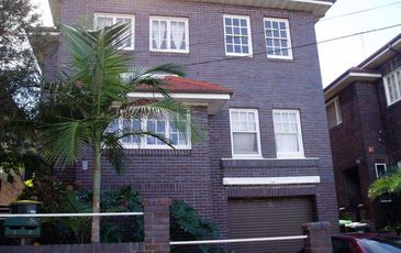 1 / 8 Moore St, Coogee