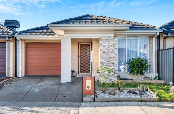 15 Kirkstead Grove, Craigieburn
