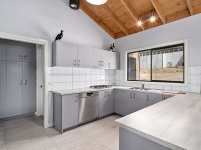 837 North Creek Road, Ancona