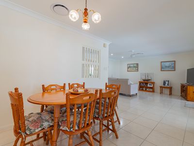 28 Kalowendha Avenue, Pelican Waters