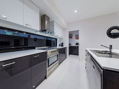 9 Lydia Place, Wakerley