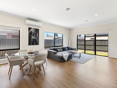 9 Edwin Close, Manor Lakes