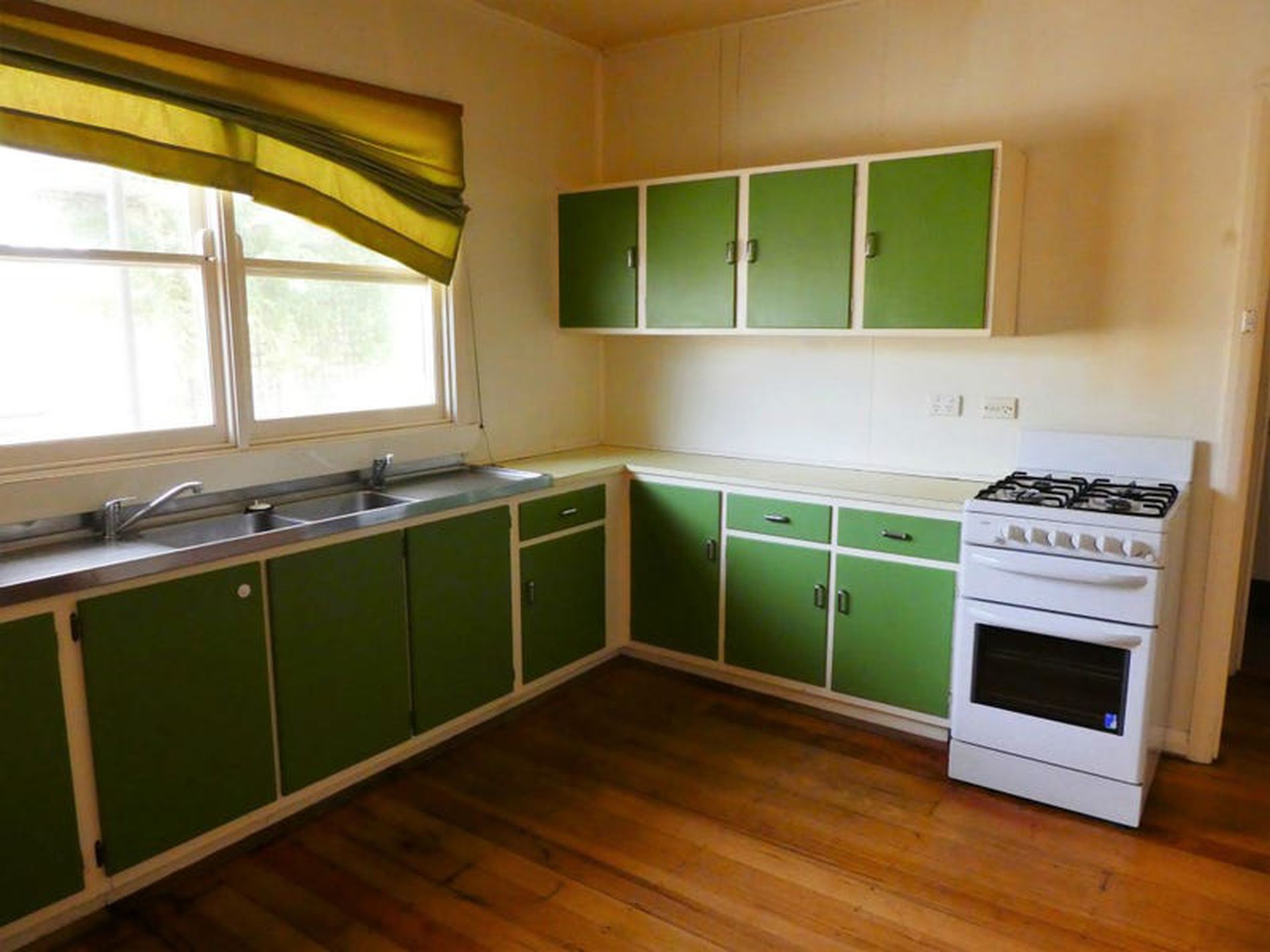 74 High Street, Seymour