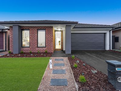 8 Fandango St, Clyde North