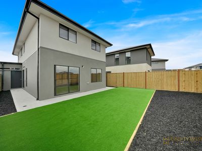 9 Attraction Way, Mambourin