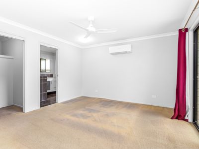 2 Lexington Drive , Lammermoor