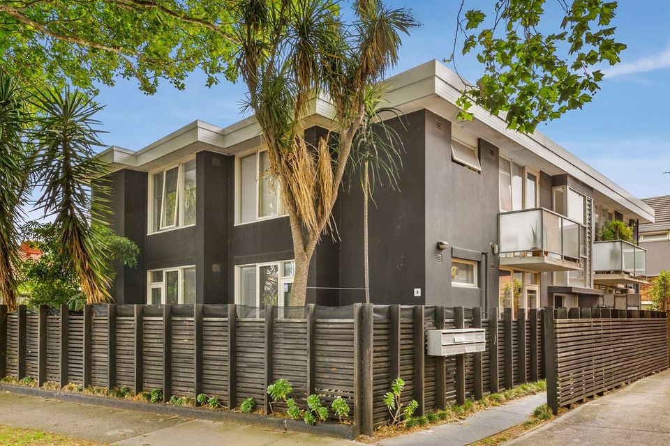 7 / 2 Pozieres Avenue, Elwood