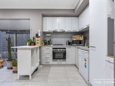 2 / 190 Ravenswood Drive, Nollamara