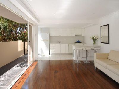 1 / 693A Old South Head Road, Vaucluse