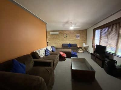 19 BUNKER AVENUE, Urraween