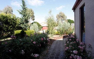 6 Grange Circuit, Beaconsfield