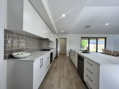 36 Hindmarsh Esplanade, Dubbo