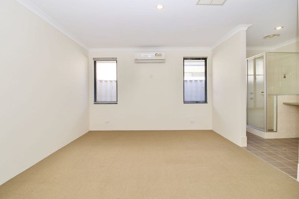 24 Almond Avenue , Shoalwater