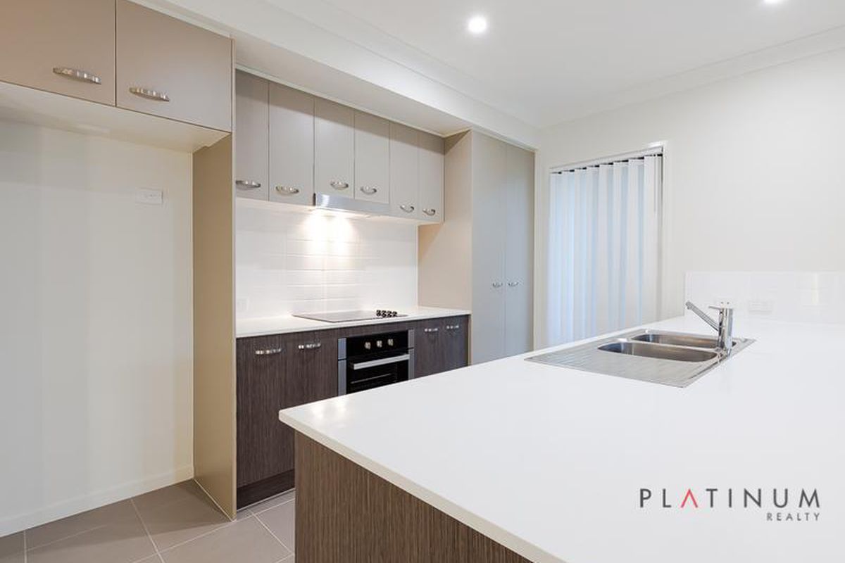 5 Perry Place, Coomera