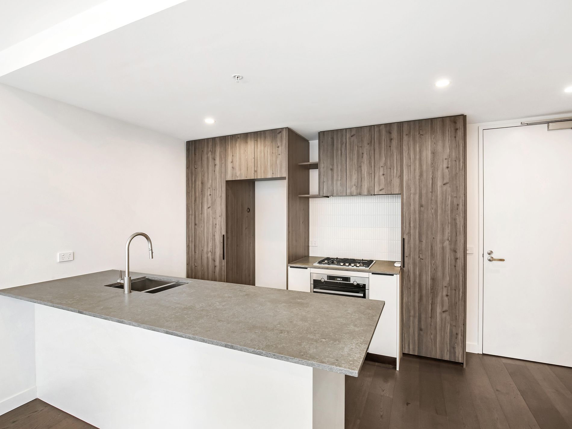 204B/72 Ascot Vale Road, Flemington