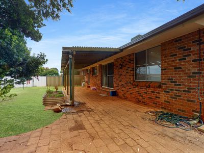 64 Birch Avenue, Dubbo