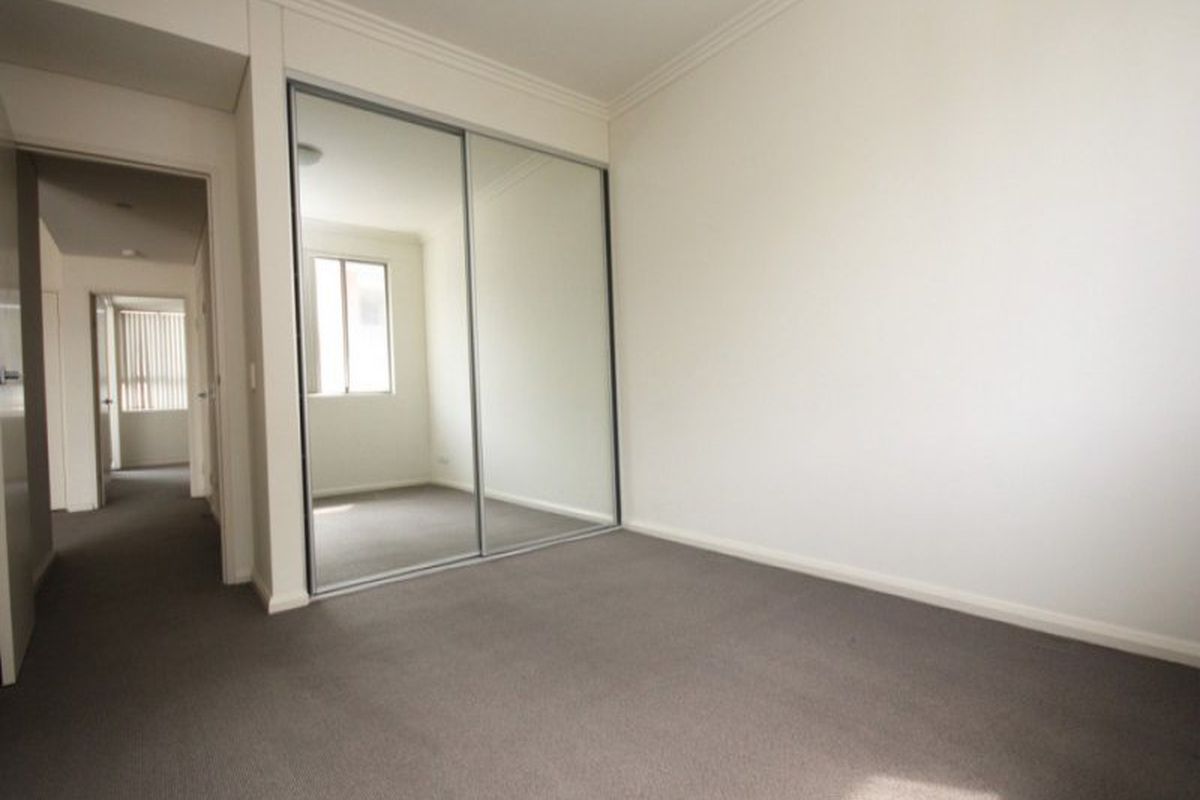 309 / 3  Stromboli Strait , Wentworth Point