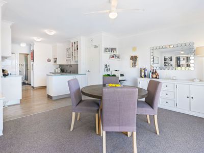 9 / 4 Mary Avenue, Mermaid Beach