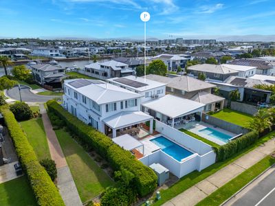 25 Harbour Rise, Hope Island