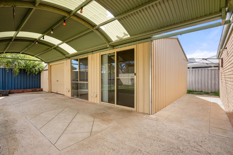 5 LISBON PLACE, Warnbro